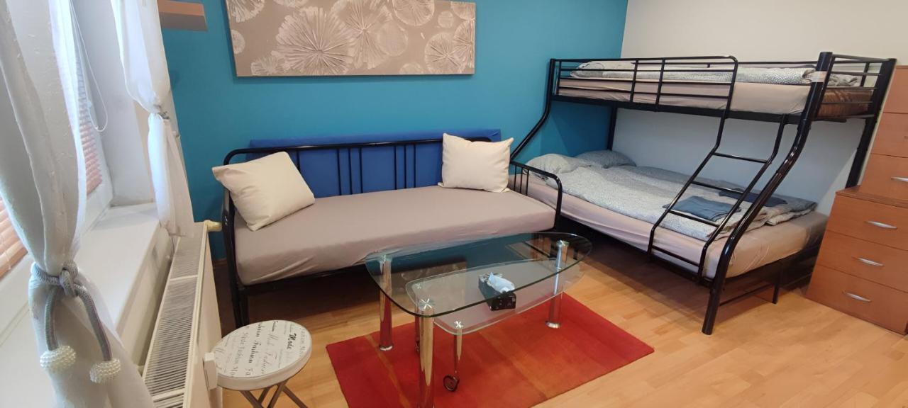 Blue Apartment In City Center, Best Location Bratislava Ngoại thất bức ảnh