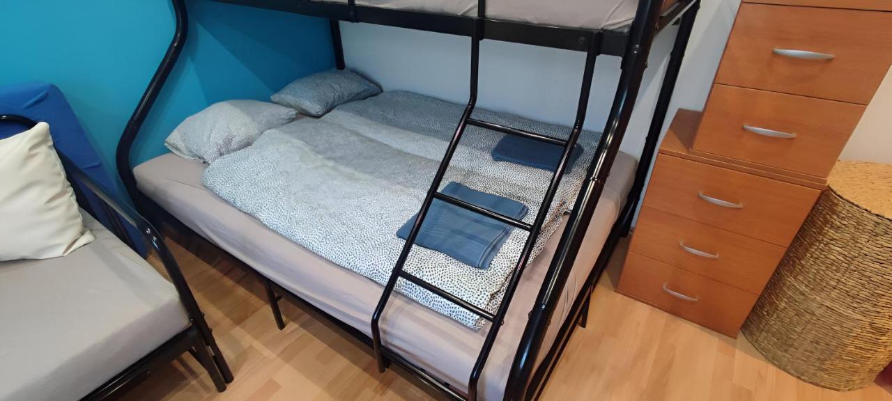 Blue Apartment In City Center, Best Location Bratislava Ngoại thất bức ảnh